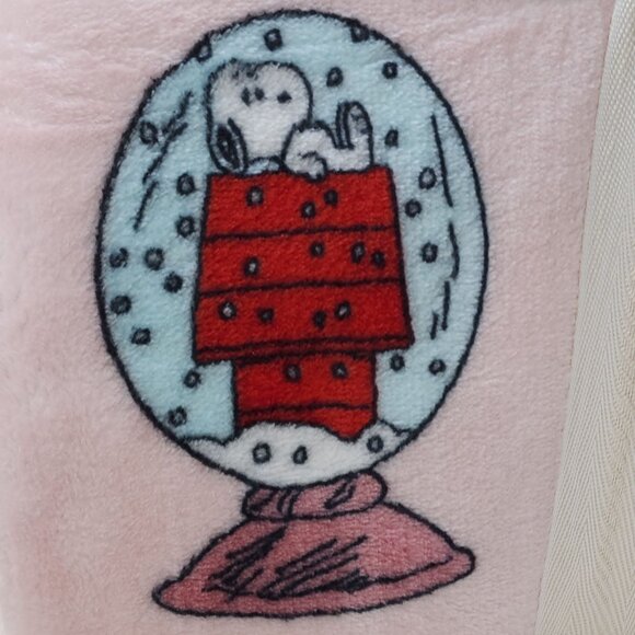 Peanuts Snoopy Twin Plush Blanket 60" X 90" By Berkshire Pink Holiday Snow Globe - Picture 3 of 11